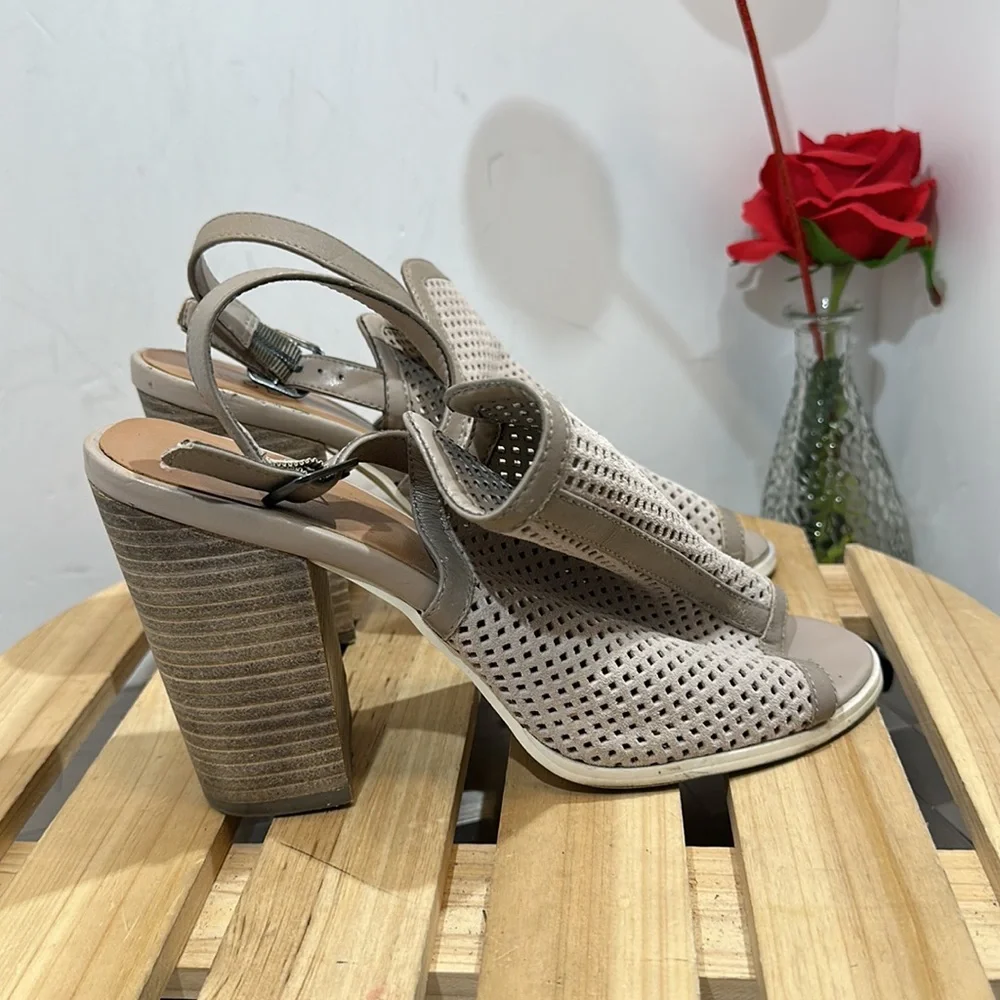 Kelsi Dagger heels‎